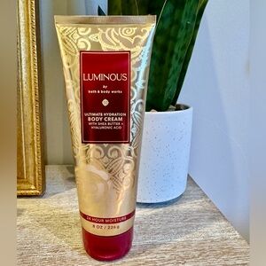 Bath & Body Works Luminous Gold and Red Body Cream New